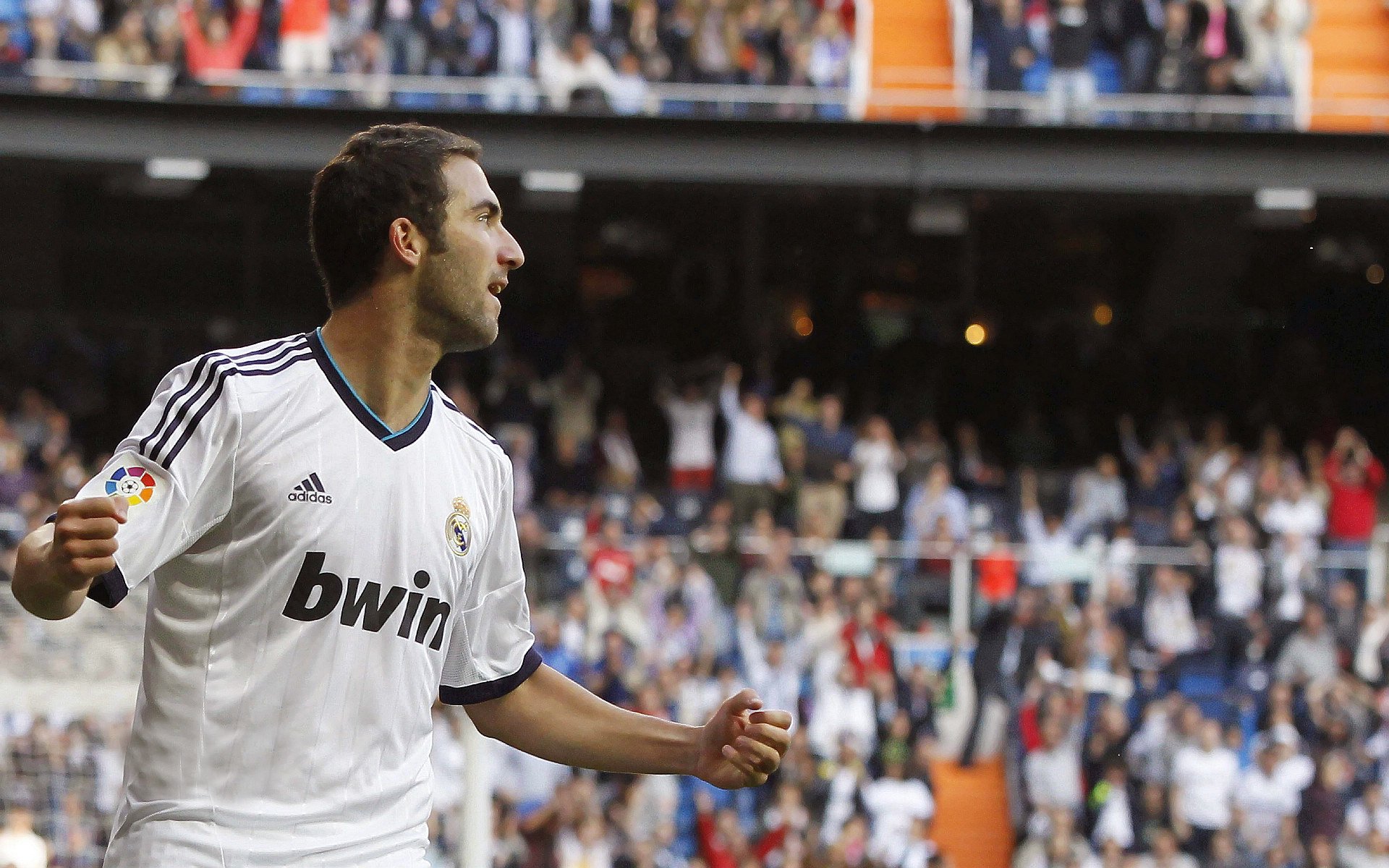 联赛排行榜：本赛季最火爆的争冠球队名单，联赛最佳